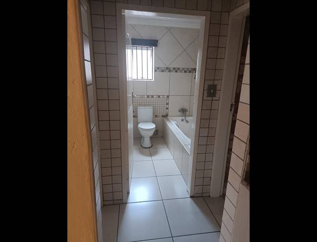 2 BEDROOM APARTMENT FOR SALE IN MEREDALE